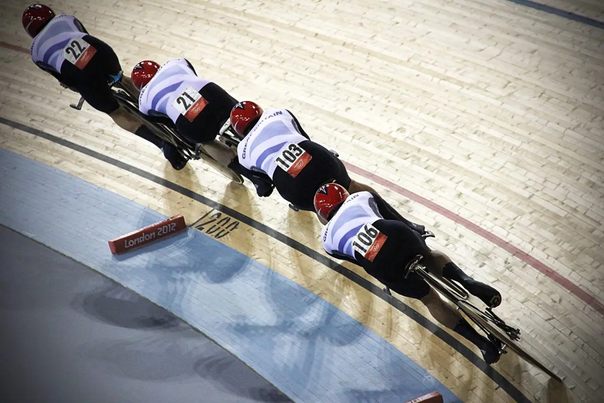 Cyclists displaying team collaboration